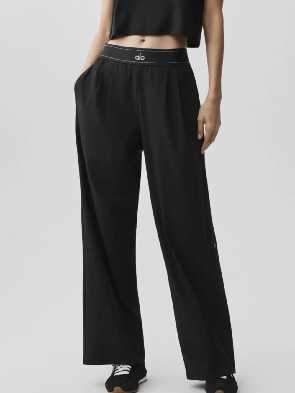 ✨ NWT Alo Yoga Suit Up Trouser Black 🥂Relaxed Wide Leg Pants 30